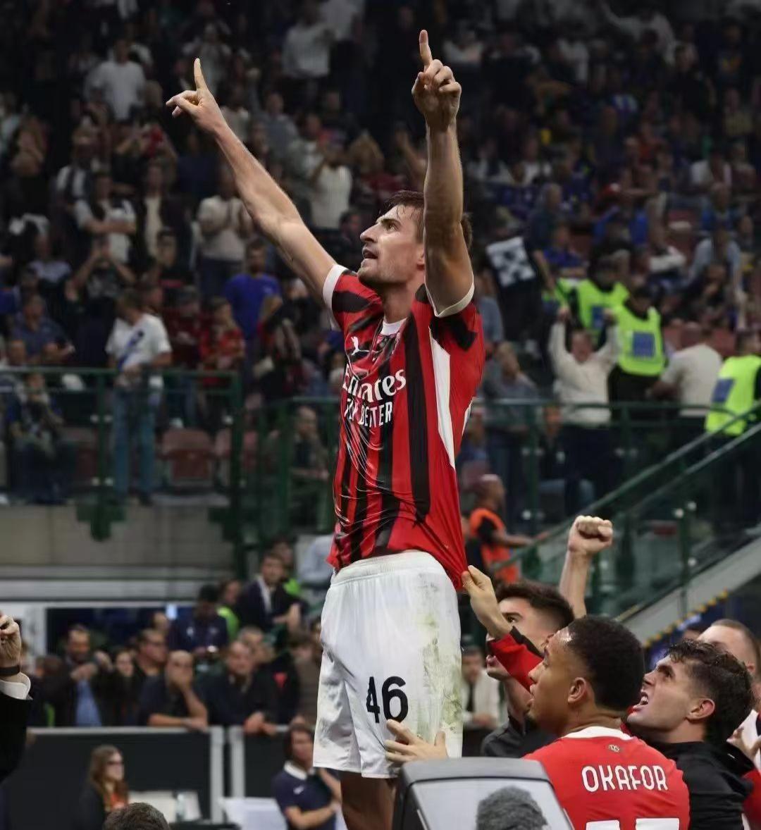 23轮不败，囧叔功不可没！AC米兰现在联赛成绩比上个赛季好多了，尤其是第二轮开