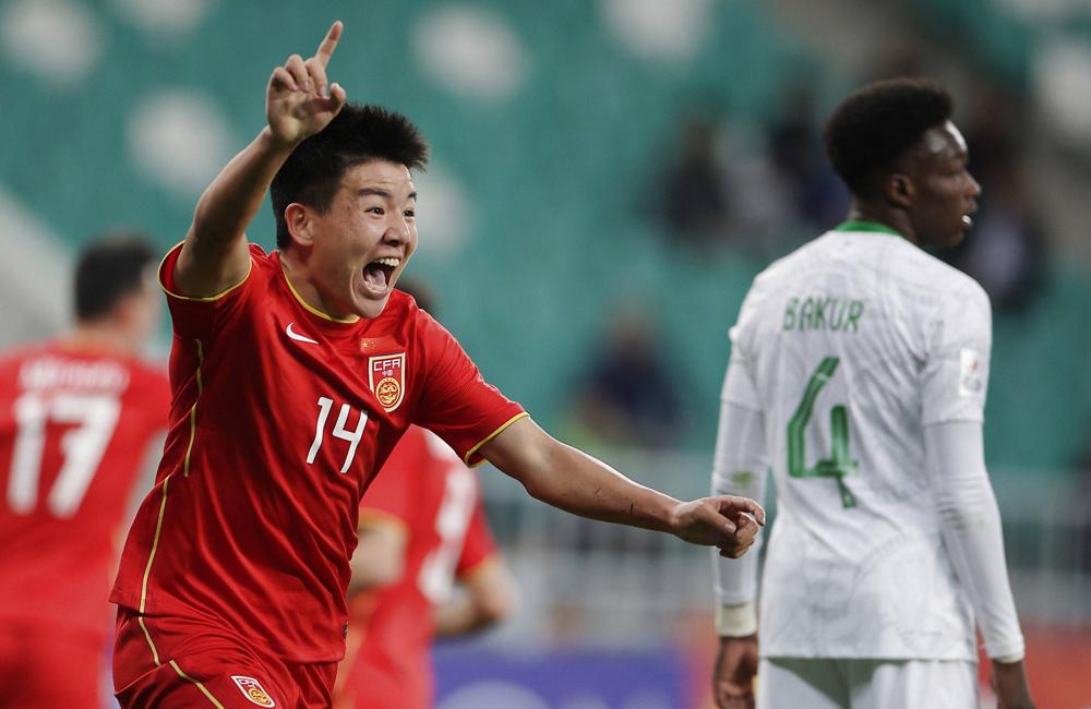 圈内人悄悄跟我说，别当八卦——21岁徐彬已经和狼队签约了。英媒爆料称合同早就敲定