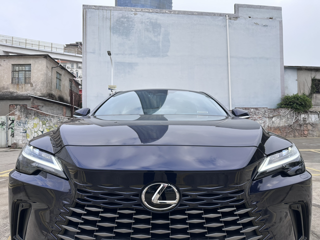 全新RX350h用车一周体验分享选车背景&落地价：原本也有考虑v90、五系