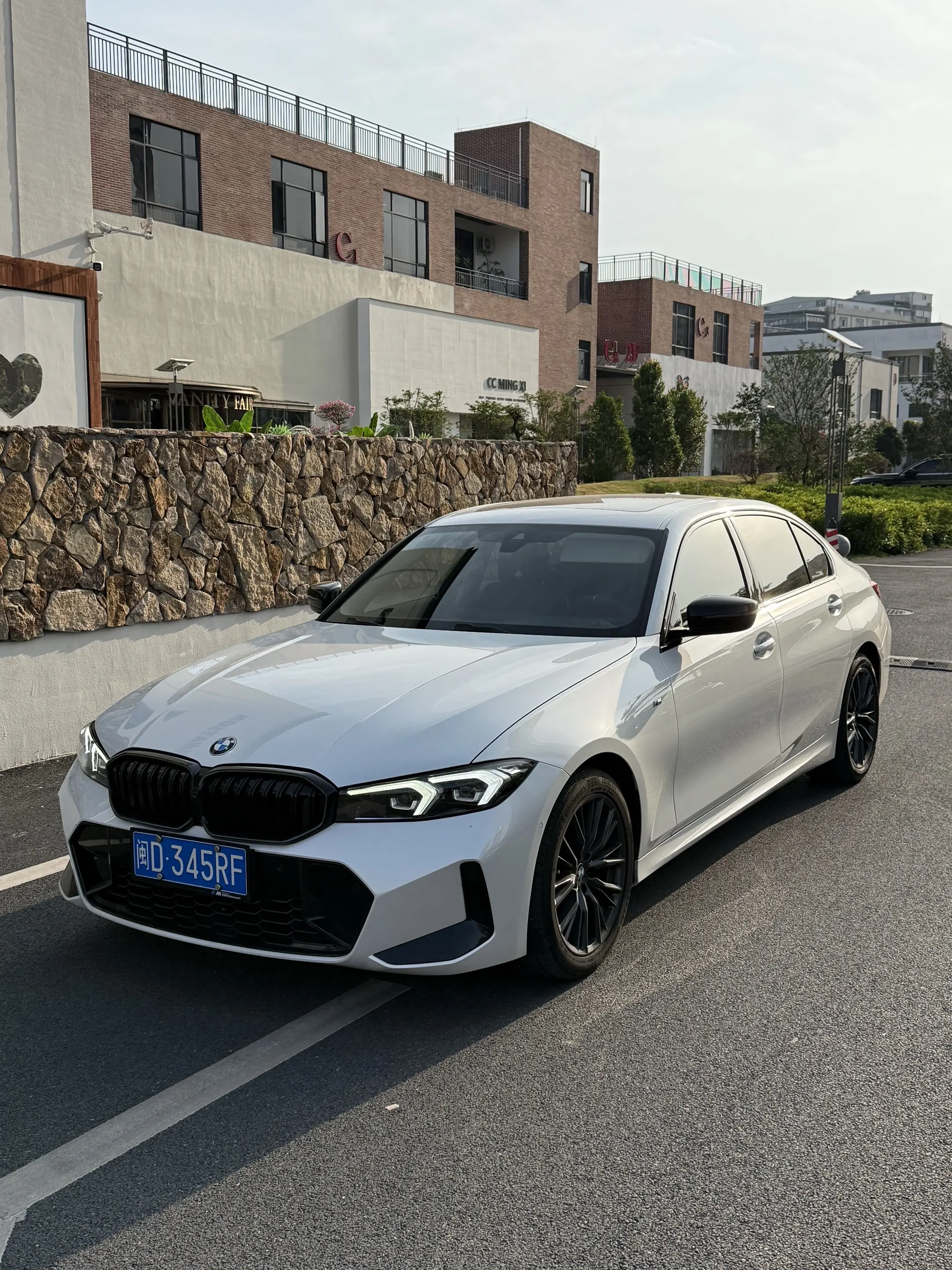 开了37,000公里的宝马3 系，有什么问题可以随便问！