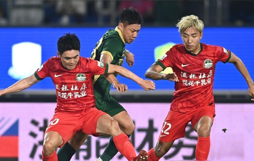 三轮不胜！中超第13轮，浙江2-2河南，球迷们有话要说！为什么主场2:1领先后