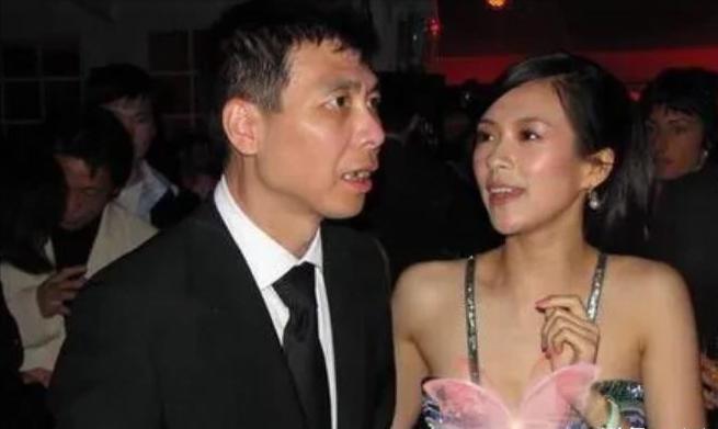 2009年，章子怡苦求冯小刚，希望出演《唐山大地震》，冯小刚丝毫不念交情，冷言拒