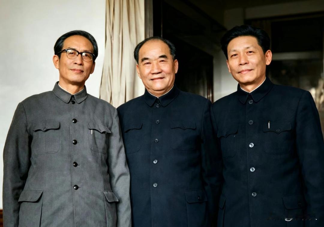 常宝华、常宝霖都出自常氏相声世家，与侯宝林属于同辈相声名家，这次属于曲艺界前辈的
