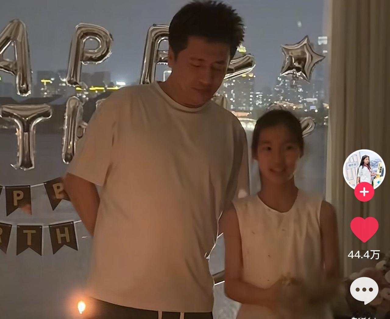 张雪峰女儿今天发视频，祝福天堂的爸爸生日快乐，引发44万人点赞，很多人在评论区祝