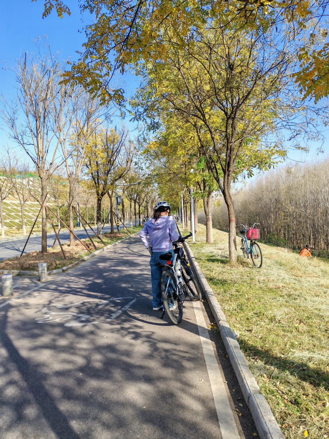 70后80后有一个通病你们发现了吗？那就是看同龄人都老了，感觉就自己还年轻着