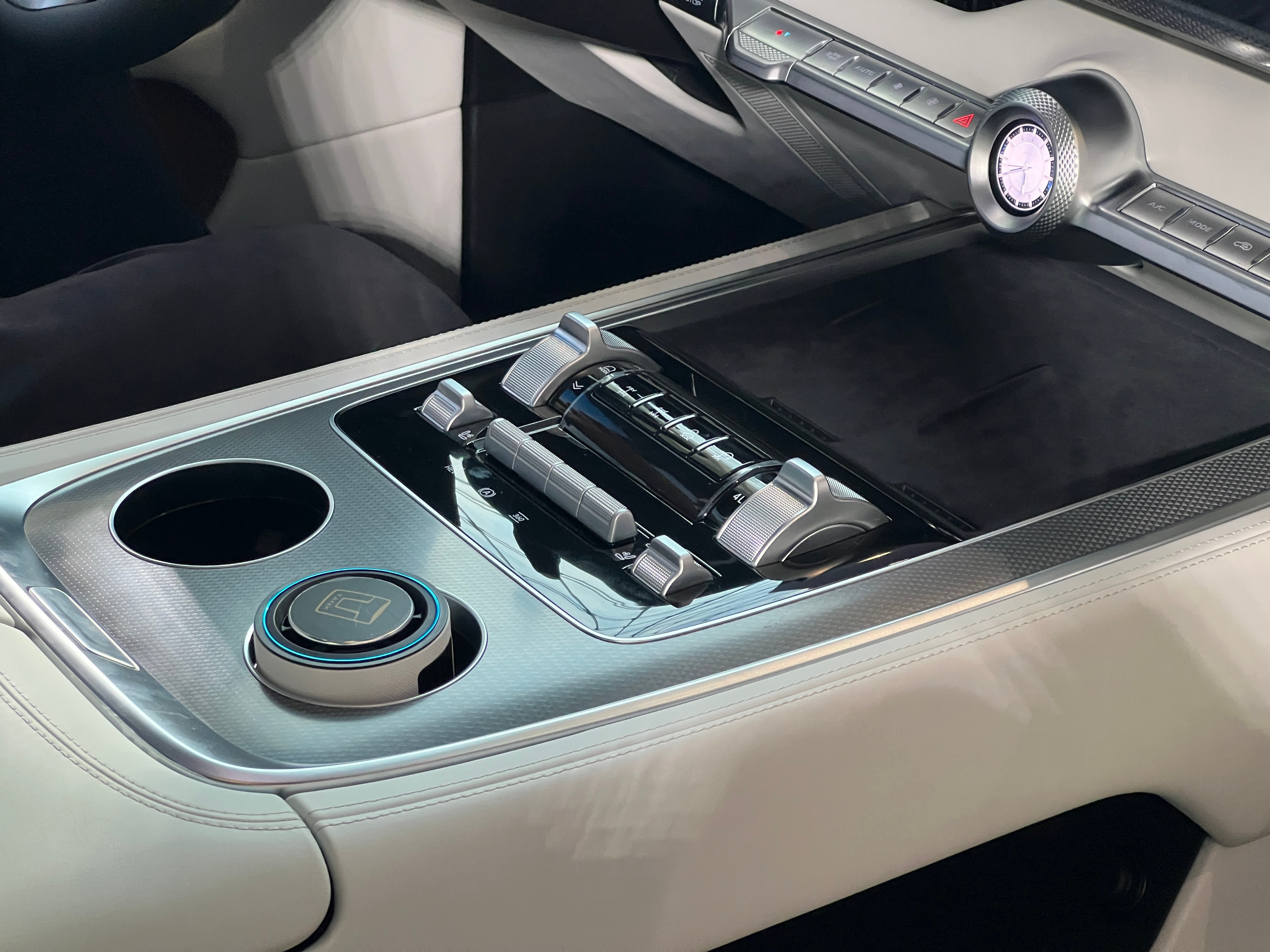 全新坦克700预售43.8万元起刚刚官宣！价格来了：Hi4-Z极致版：43.8