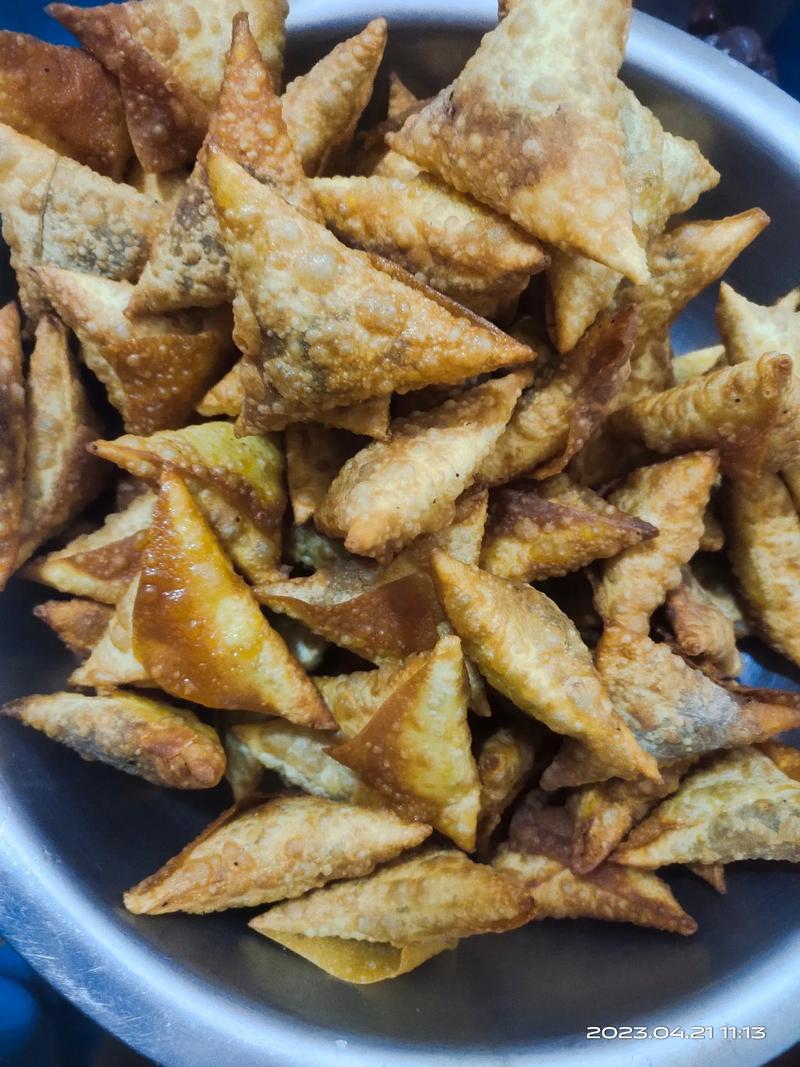 河南儿时美食，糖三角脆攻略！
