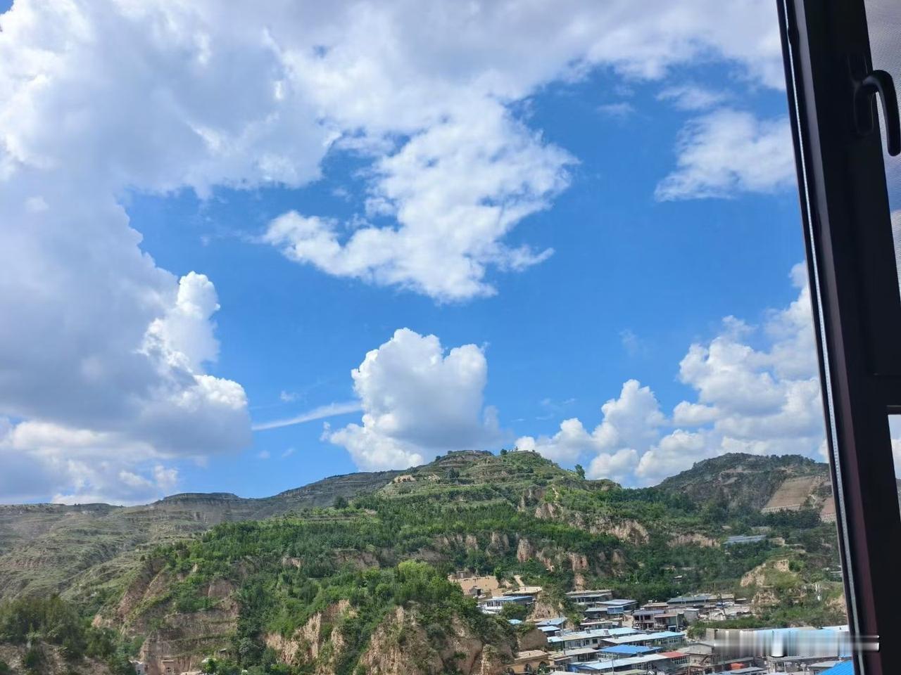 看到一个视频：婆婆善待儿媳妇，就是善待自己的晚年。这句话很有道理，因为这辈子除