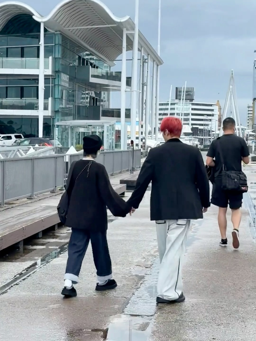 网友在奥克兰街头偶遇杨丞琳和李荣浩！杨丞琳李荣浩