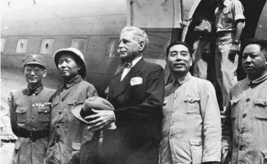 重庆谈判结束后，毛主席大病一场，两个多月不见好转，当时延安所有的医生，都看不好毛