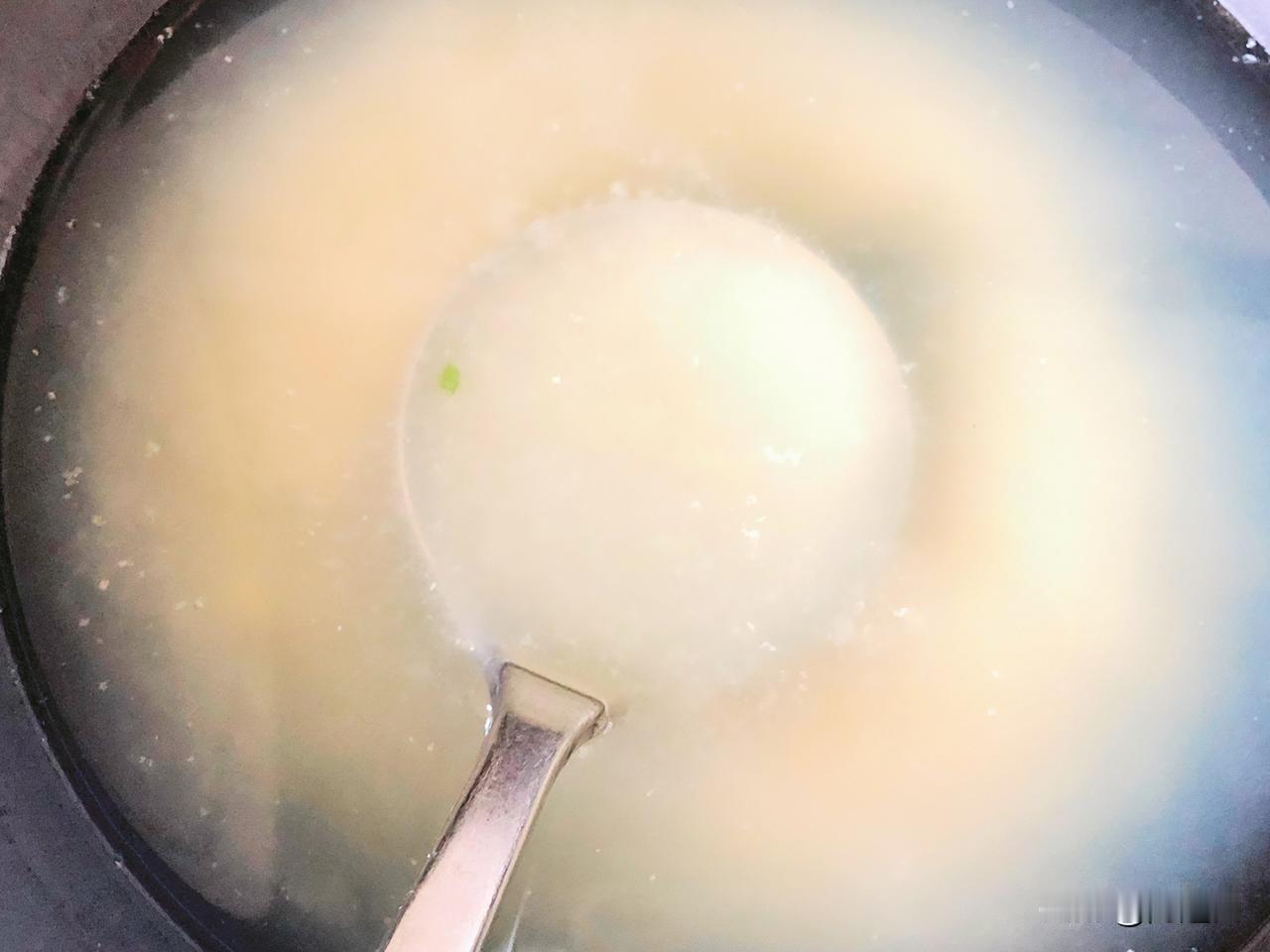 煮饺子汤它药人吗？中午包的饺子，韭菜鸡蛋粉丝馅的，那个好吃呀就不用描述了，老