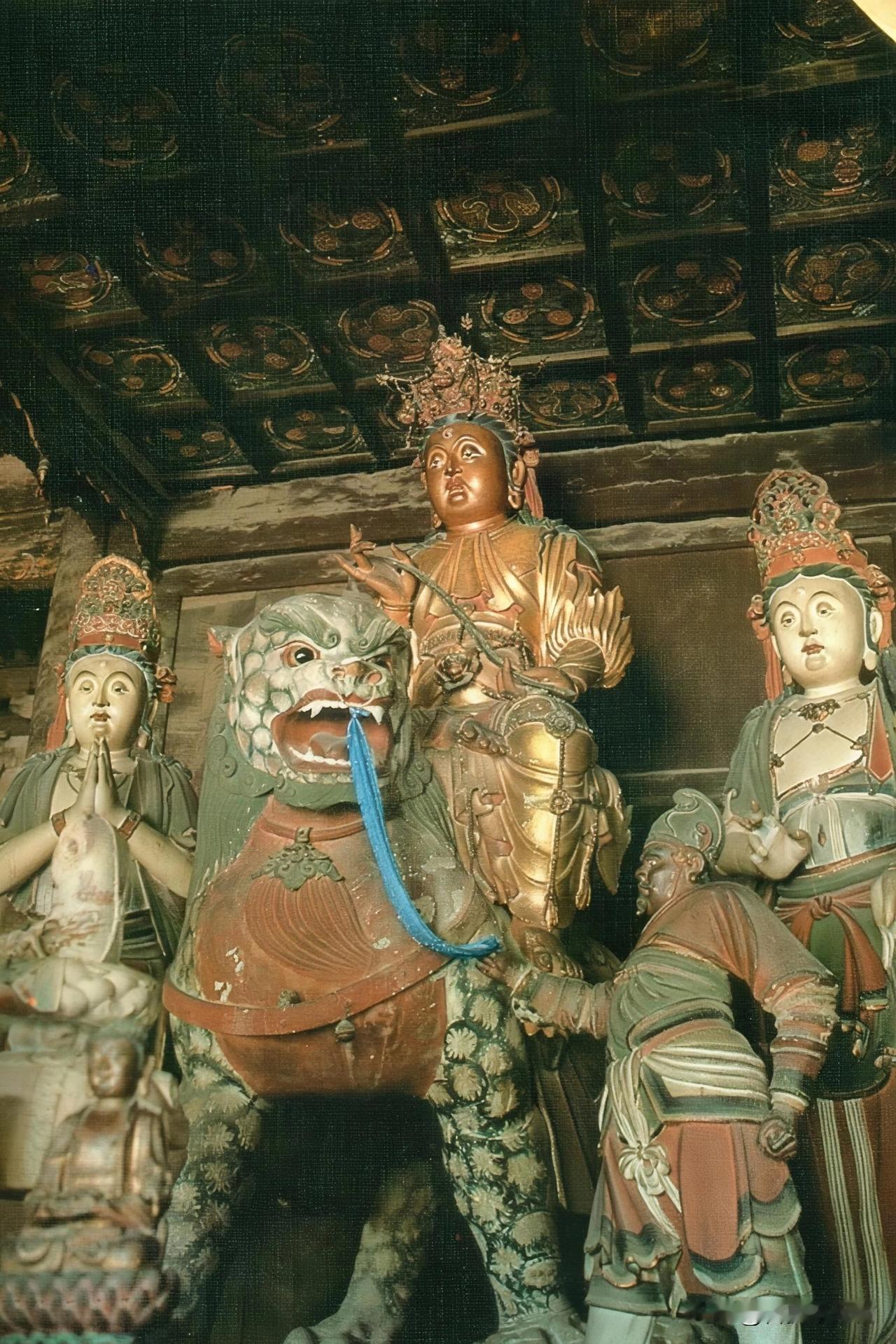 震撼！佛光寺文殊殿里，藏着金代彩塑的天花板✨之前误将这尊造像归为唐代，今天