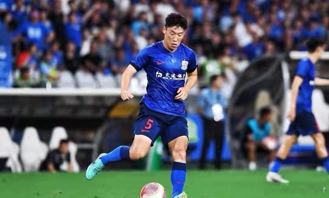 对申花难言恭喜！中超赛季评选陆续揭晓，上海申花后防双子星朱辰杰蒋圣龙入围2025