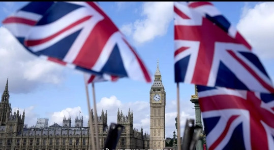 英国对俄罗斯完全不带怕的，英国防务顾问菲奥娜声称，英国处于与俄罗斯的战争状态。在