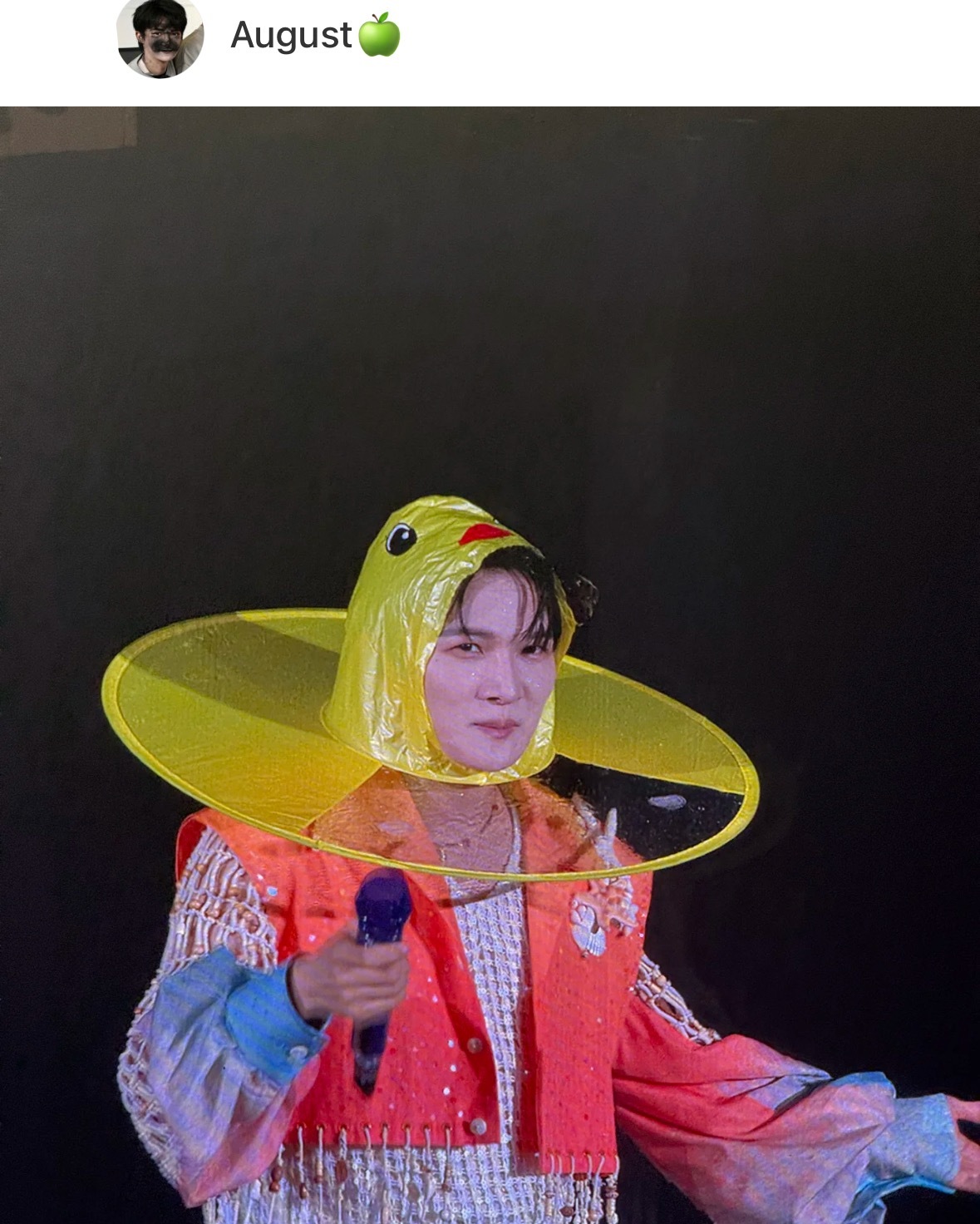 周深演唱会新造型又有了，又心疼又好笑[捂脸哭]​​​