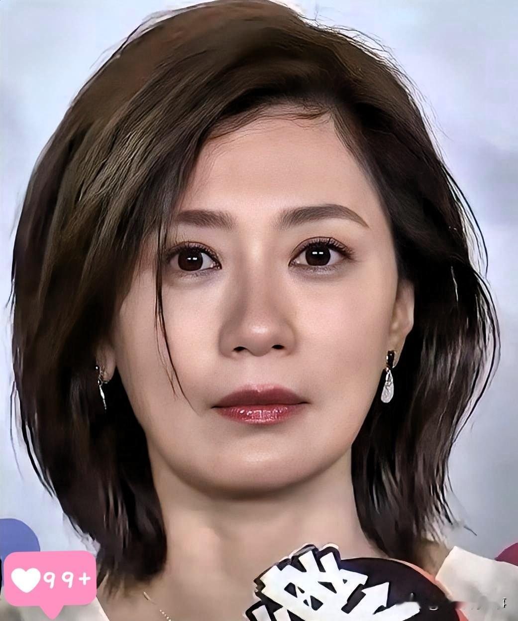 贾静雯，真是越来越让人搞不懂了。​1974年出生，明明已经51周岁了，
