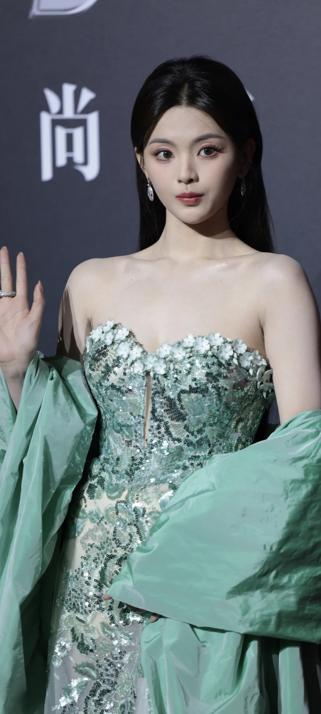 杨超越生图素材