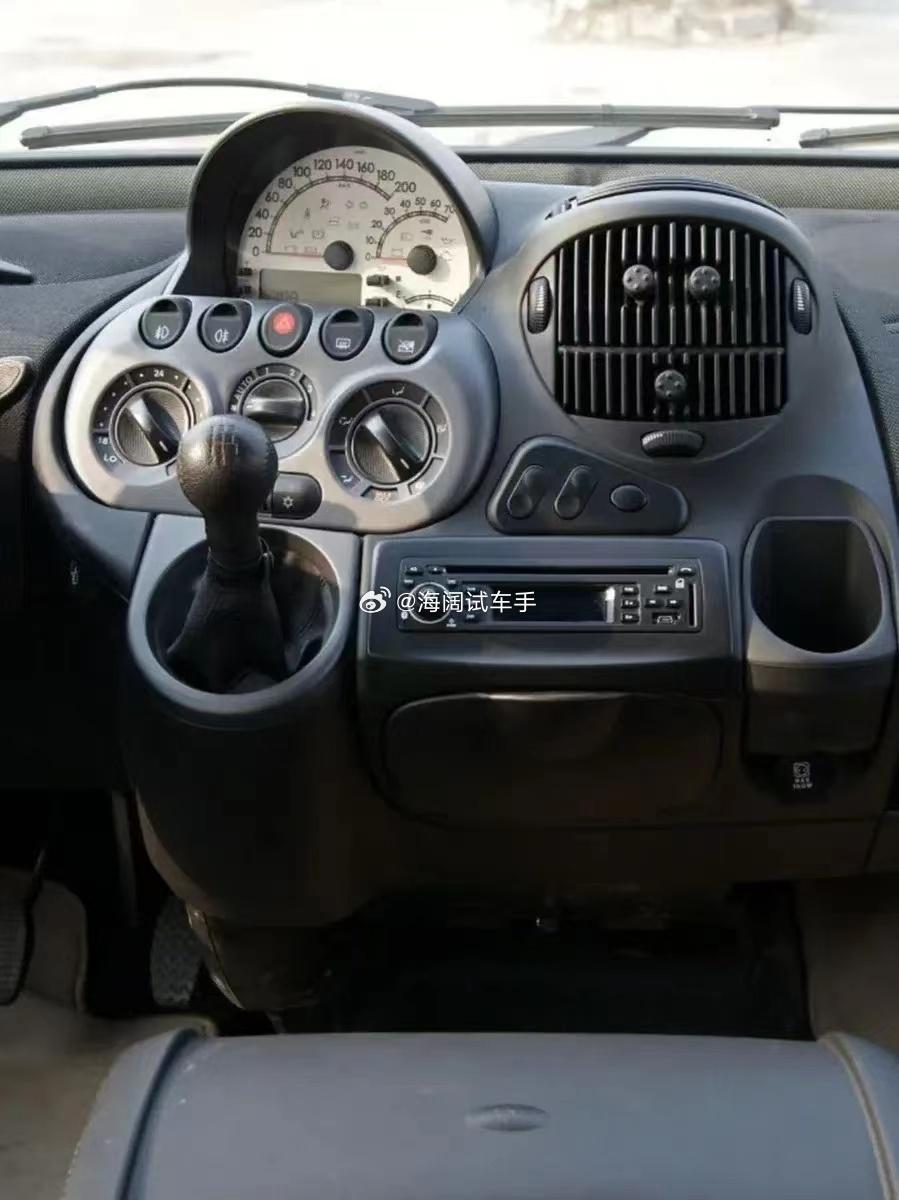 您见过内饰难看，但是外观很好看的车吗？？