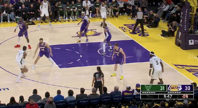 太夸张了！雷迪克让詹姆斯搭配的阵容：克勒贝尔、克内克特、文森特、海斯！雄鹿上