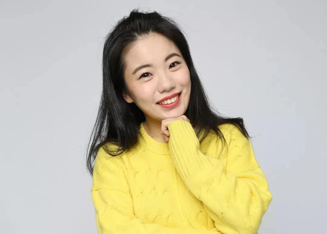 一夜之间，两位二代美女作家原形毕露跌落神坛，让我等芸芸百姓明白了，所有的“神”，