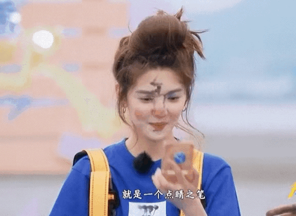 跑男真是太没“底线”了！章若楠和王楚然两位非常漂亮的大美女，在奔跑吧参与游戏真的