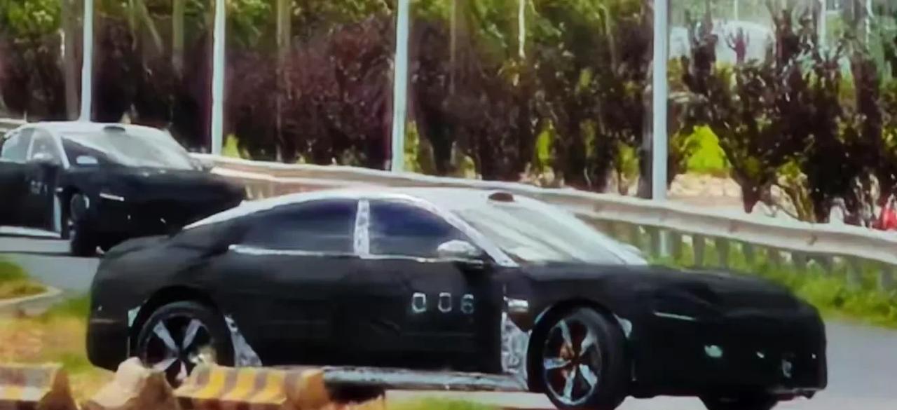 小米首款D级车，雷总送给年轻人的第一台帕拉梅拉，小米SU7L也要来了。帕拉米