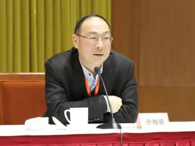 金灿荣教授一番发言直击痛点！9月5日，金灿荣教授公开表态，提醒全社会要重视人口危