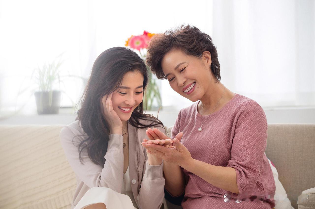 “我婆婆特别聪明”她没帮我带孩子，也不做饭，我还是很喜欢她！因为和她相处总