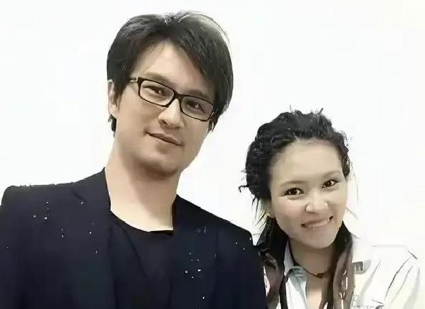 毕夏爆哭，汪峰却口碑大增了！ 2026年8月18日晚，媒体人凉子发布了对她的