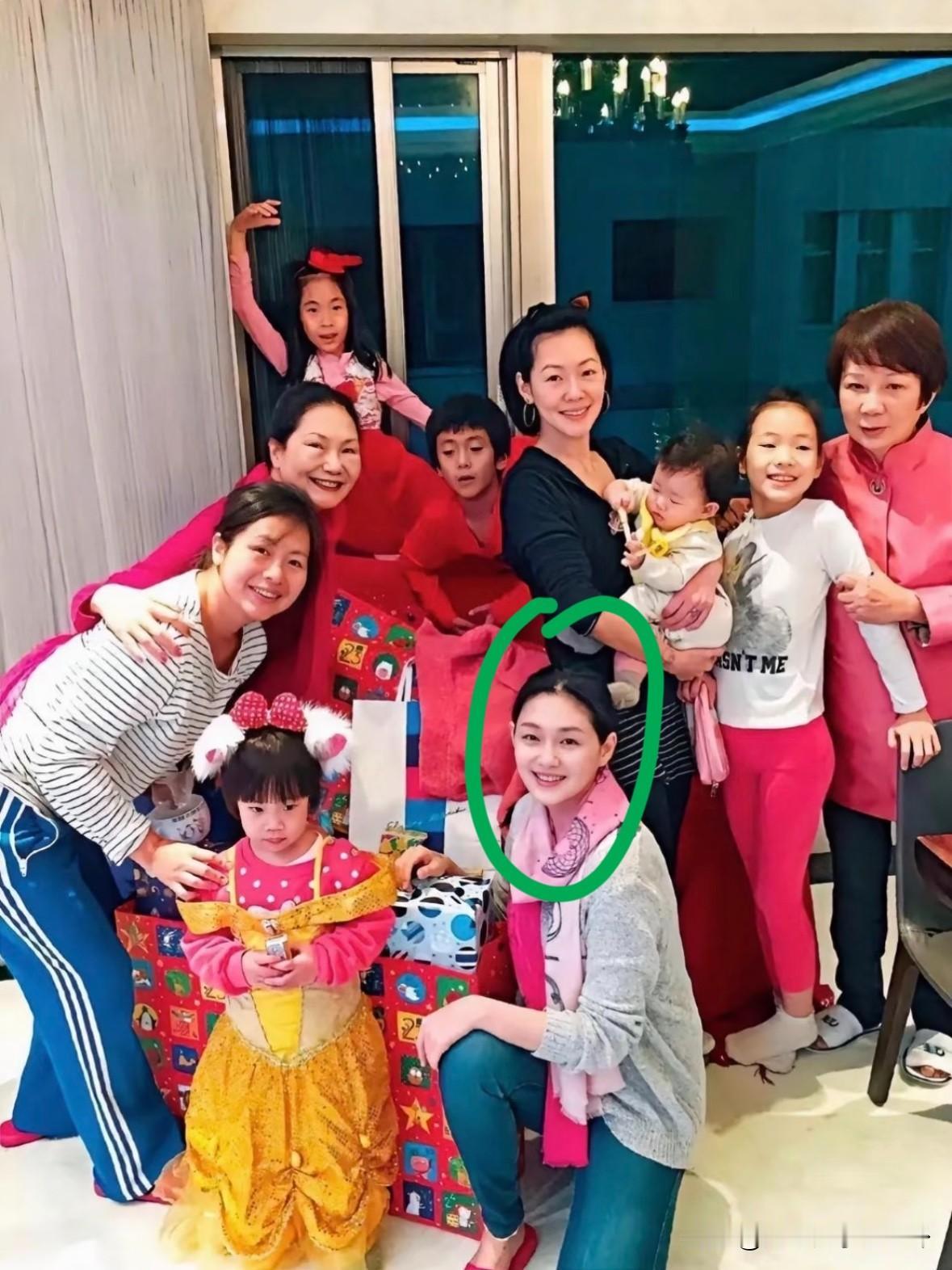 我觉得，这次汪小菲还是输给了徐家人。徐家人给小玥儿注册一个账号，就把她和汪家
