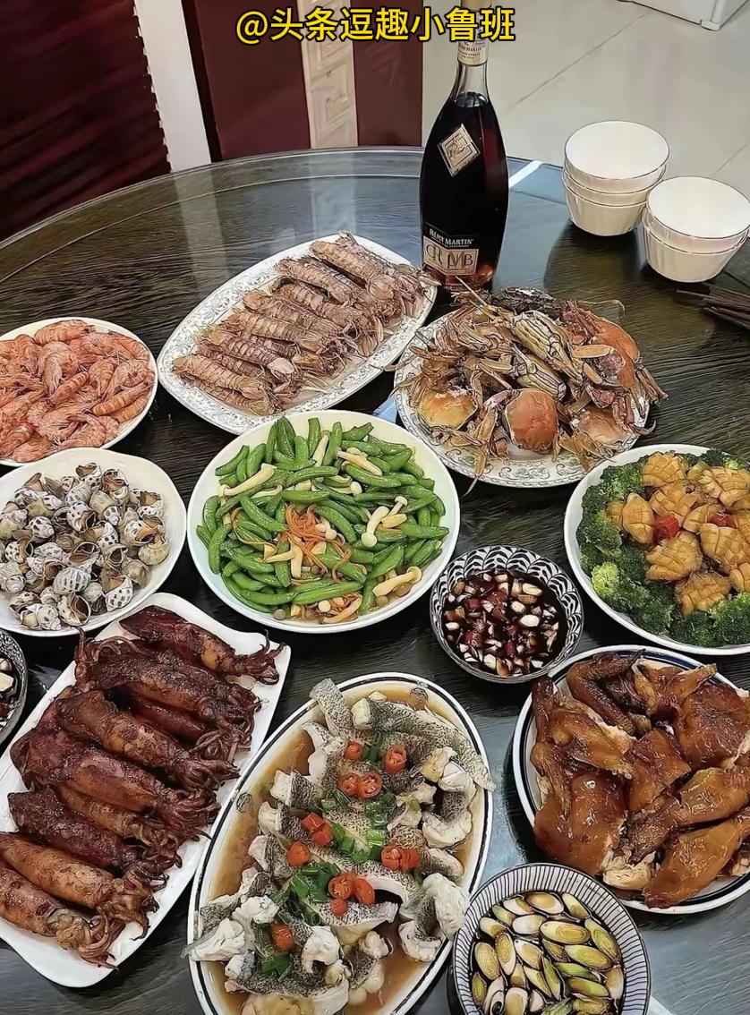 有没有懂行的朋友，看看这桌菜在全国算什么水平？