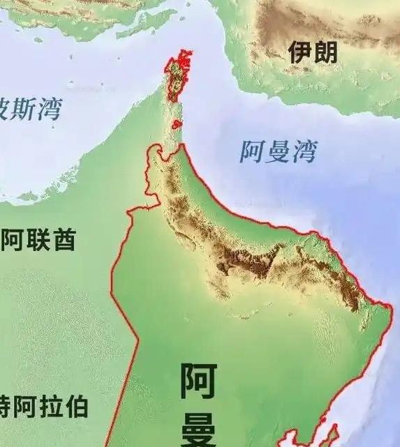 霍尔木斯海峡到底归谁？美国打了半天，这个这是天然的海峡，竟然被伊朗与阿曼瓜分