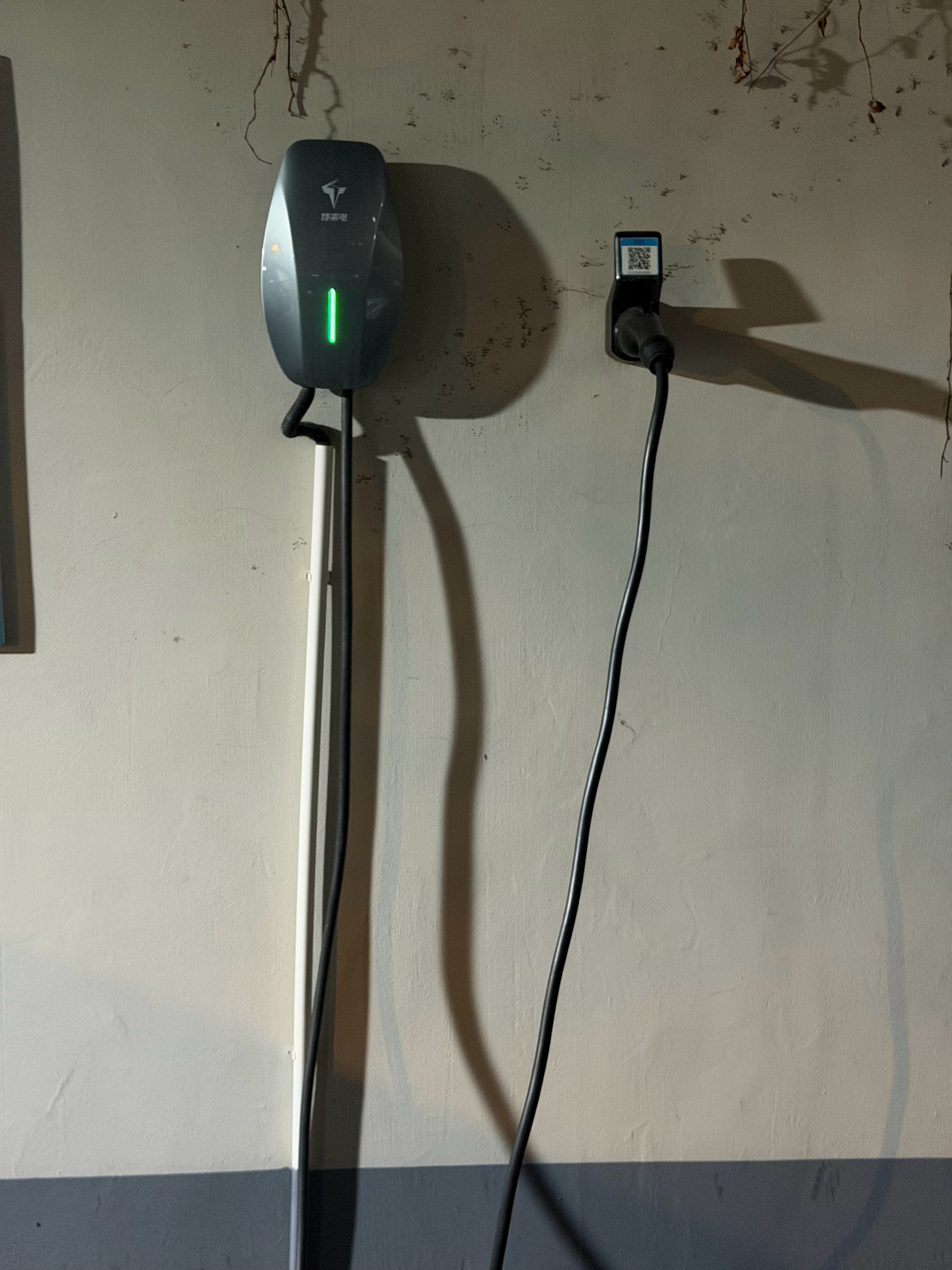 买了电车能一周充一次吗汽场全开这个和你每日通勤的距离有很大关系。从我的日常使用