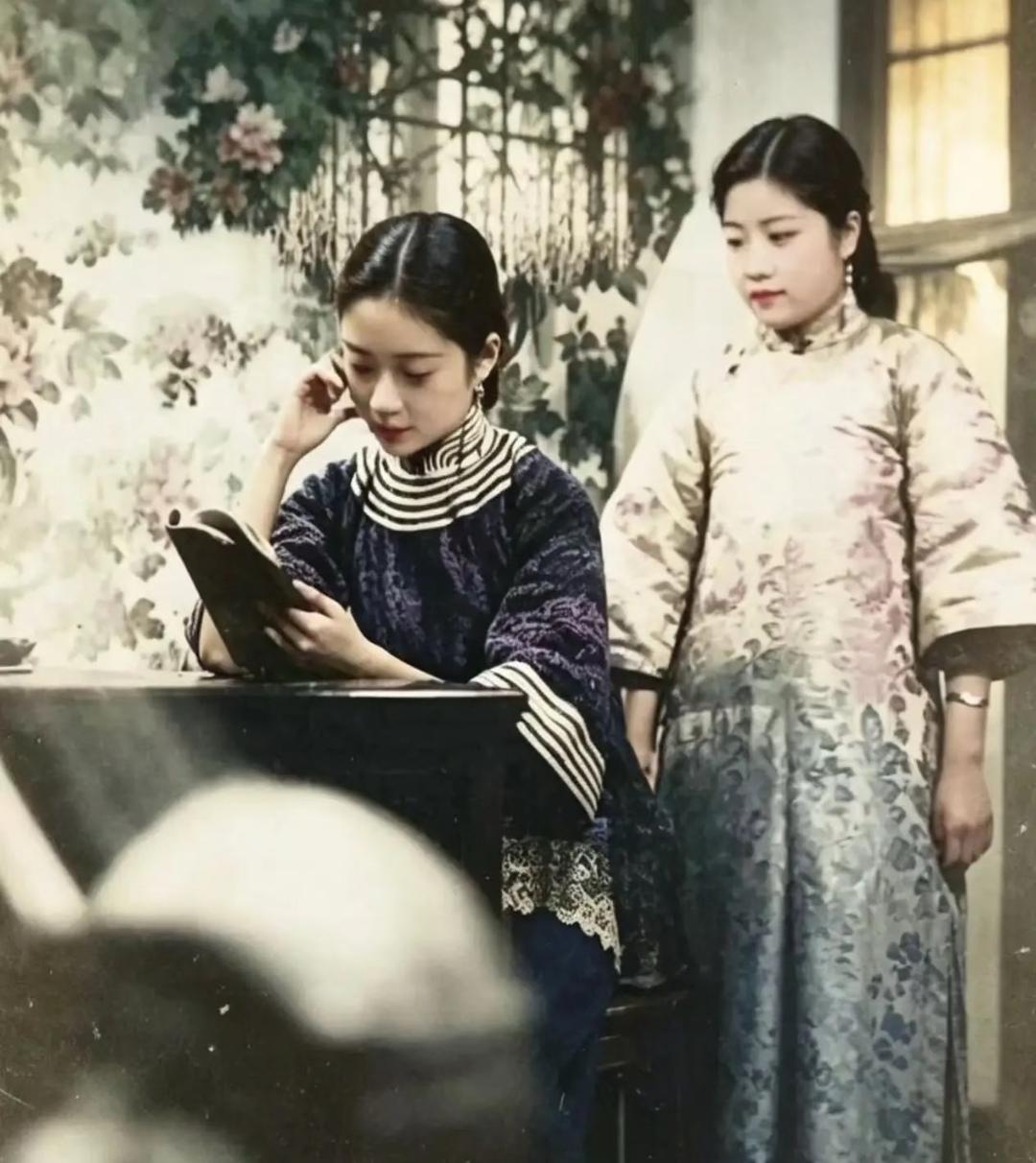 这是婉容在天津寓居时期的一张留影，1924年溥仪被冯玉祥赶出紫禁城后...