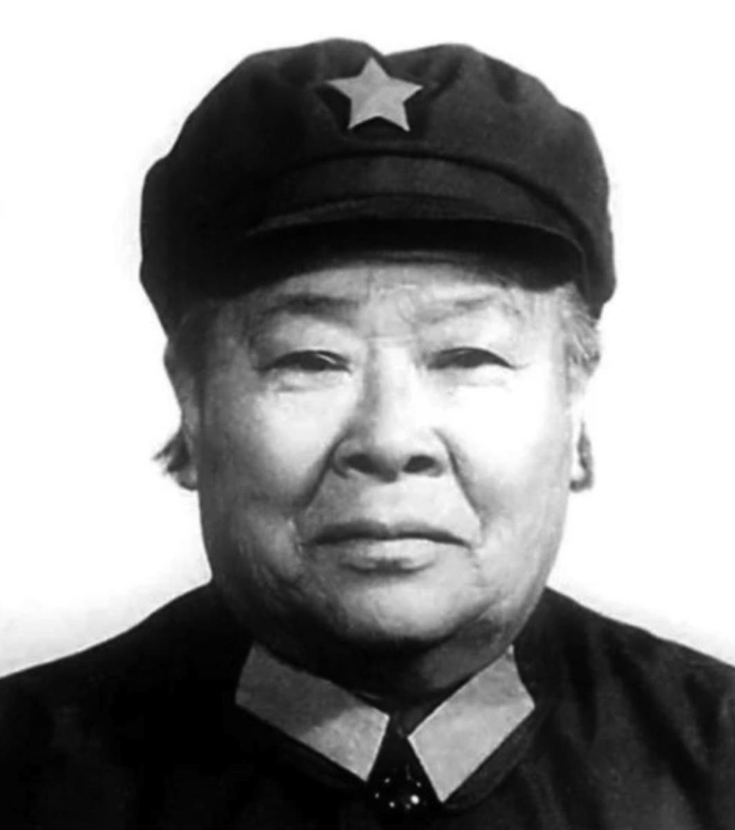 1937年，周子昆新婚。许世友瞥新娘叹道：“也就你敢娶她，四方面军谁有这胆子？”