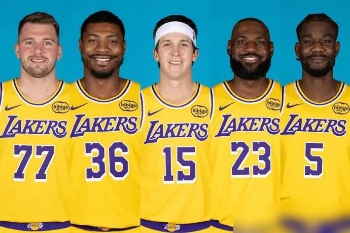 湖人这豪华首发，除了里夫斯个个打过总决赛。但别急着喊冠军，这队可能是个“纸老虎”