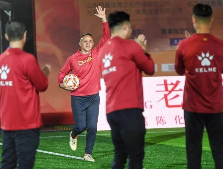 泰山功勋外援巴力斯塔表演赛破门: 找到当年和宿茂臻搭档的感觉