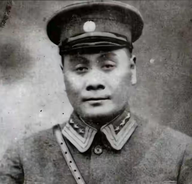 成都武侯祠藏着全四川最讽刺的一座墓！四川王刘湘。说起“无川不成军”，但凡了解