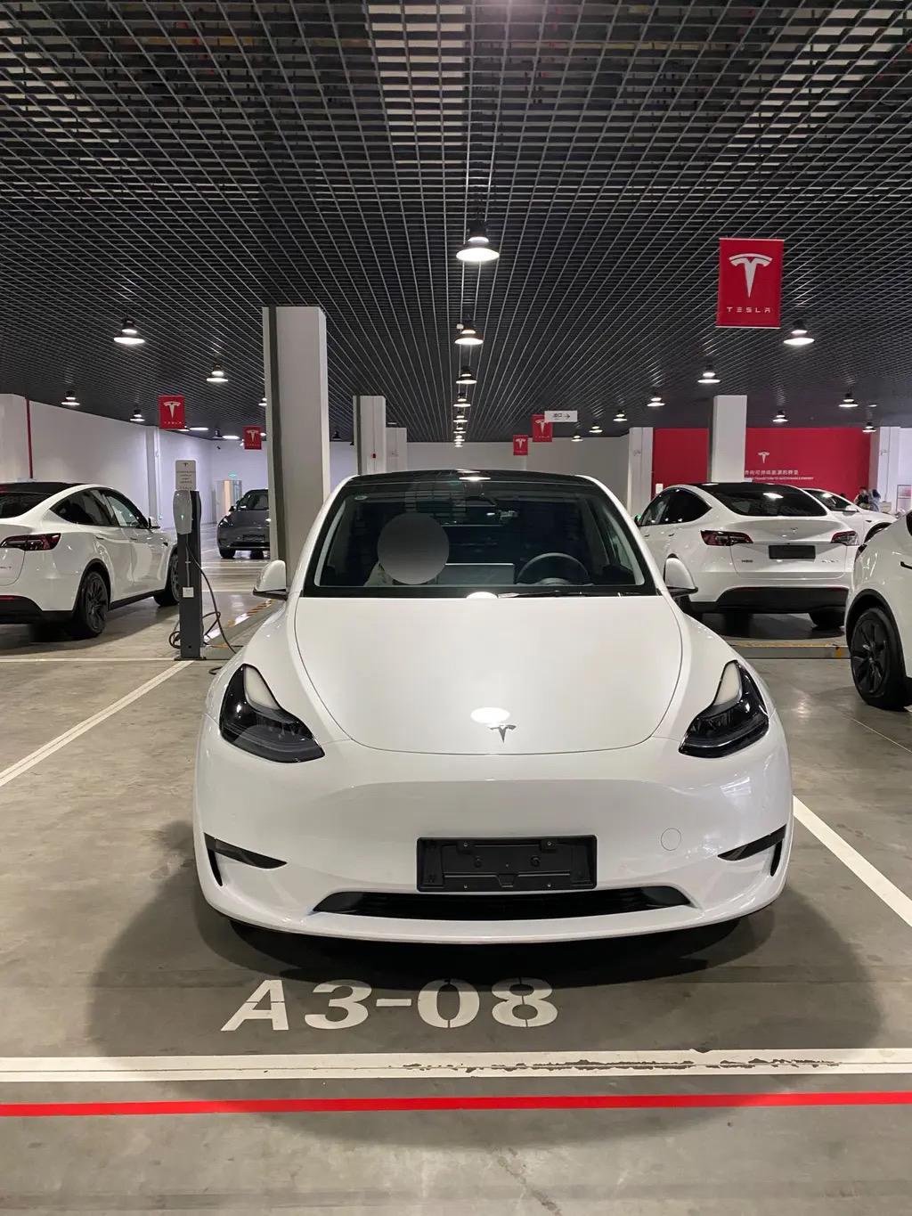 纠结ModelY要不要选长续航版，得先盘盘用车场景和需求。要是日常就是城市通