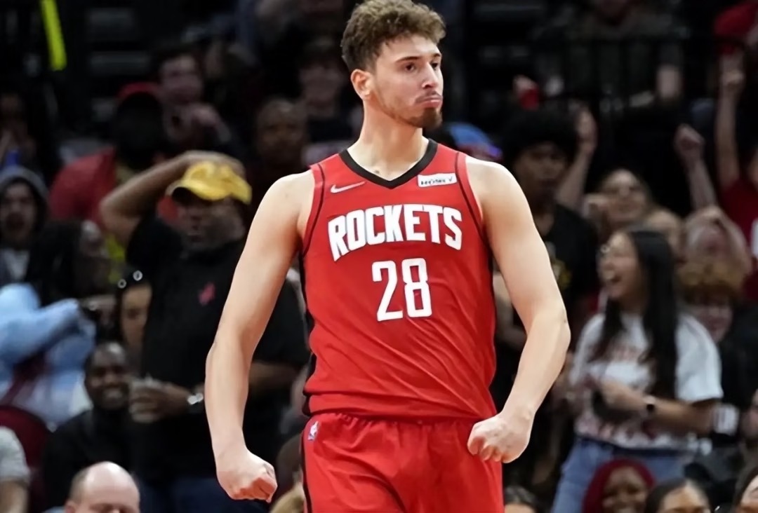 NBA本赛季中锋实力1、约基奇（掘金）场均贡献29.1分13.2篮板11.1助攻