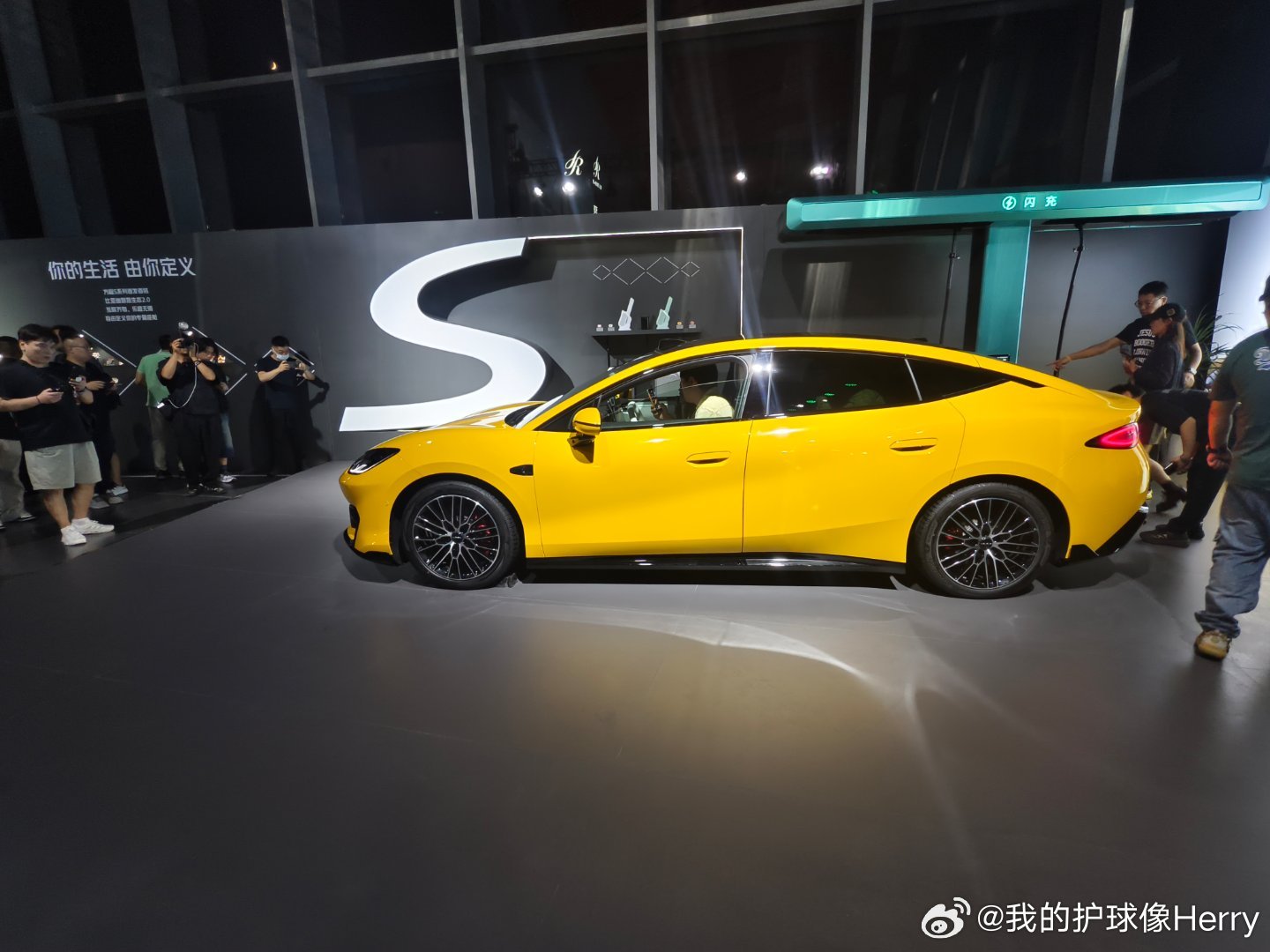 方程S及方程SGT上市，这个价格很意外。方程S和方程SGT正式上市了，入门价格没想到诚意这么足，比预