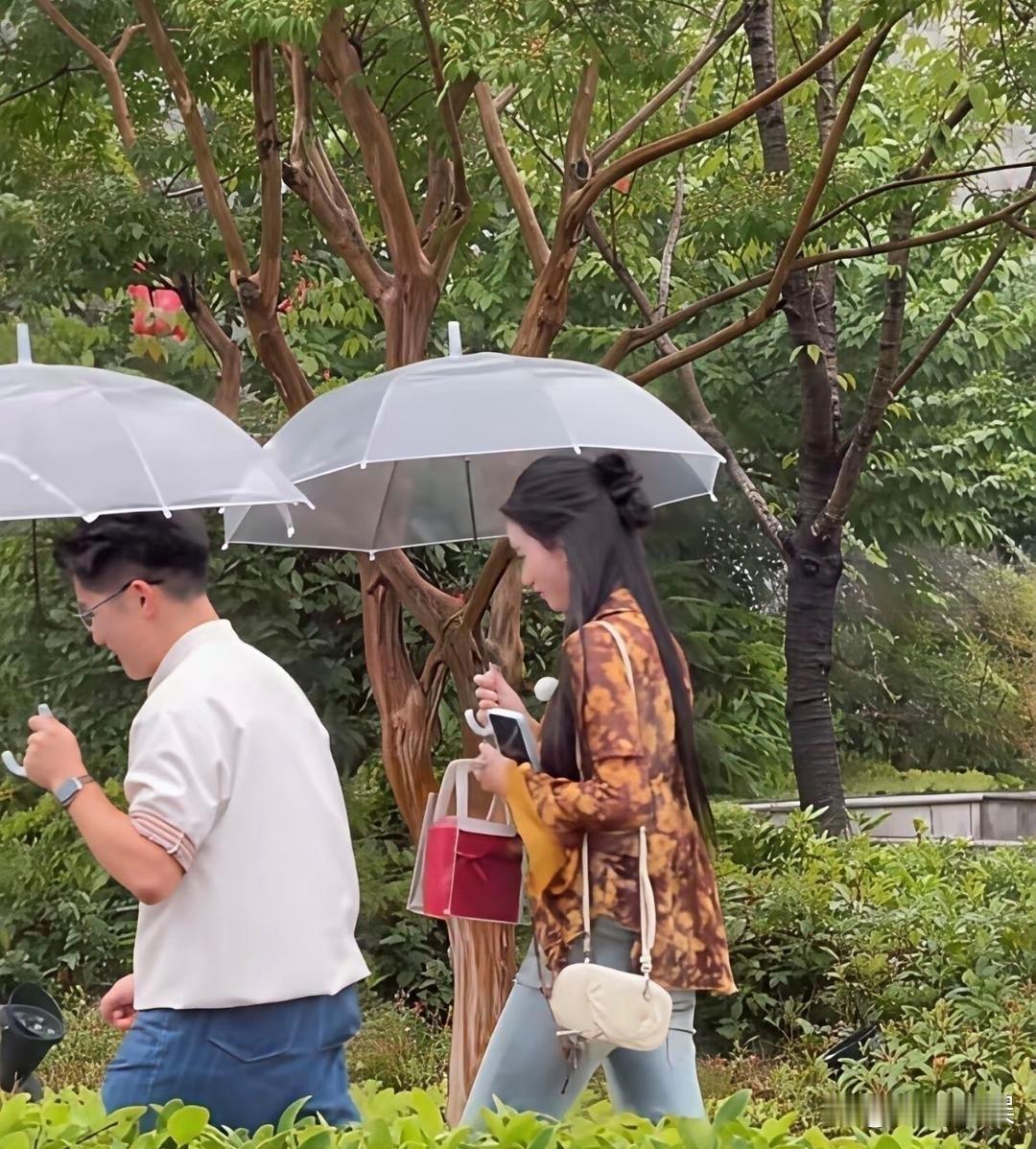 谁懂这个徐艺洋选包的品味​​​