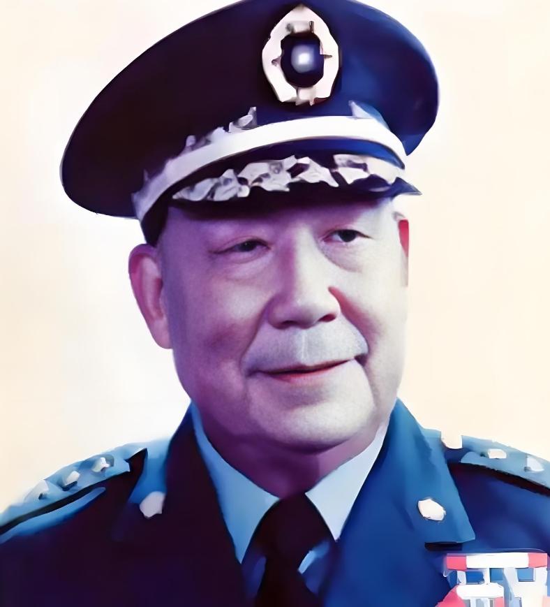 1949年，蒋介石下死令：撤离青岛必炸全城设施！刘安祺表面点头应承，转身就对亲兵