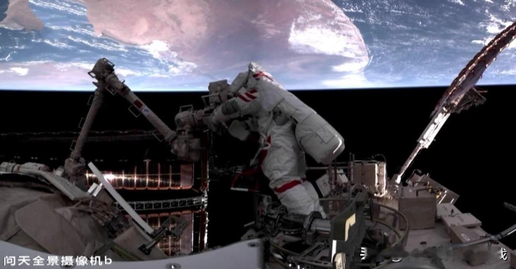 这心悬了半个多月总算能放肚子里了！神舟二十号那个舷窗裂纹的事儿，今天查清楚了