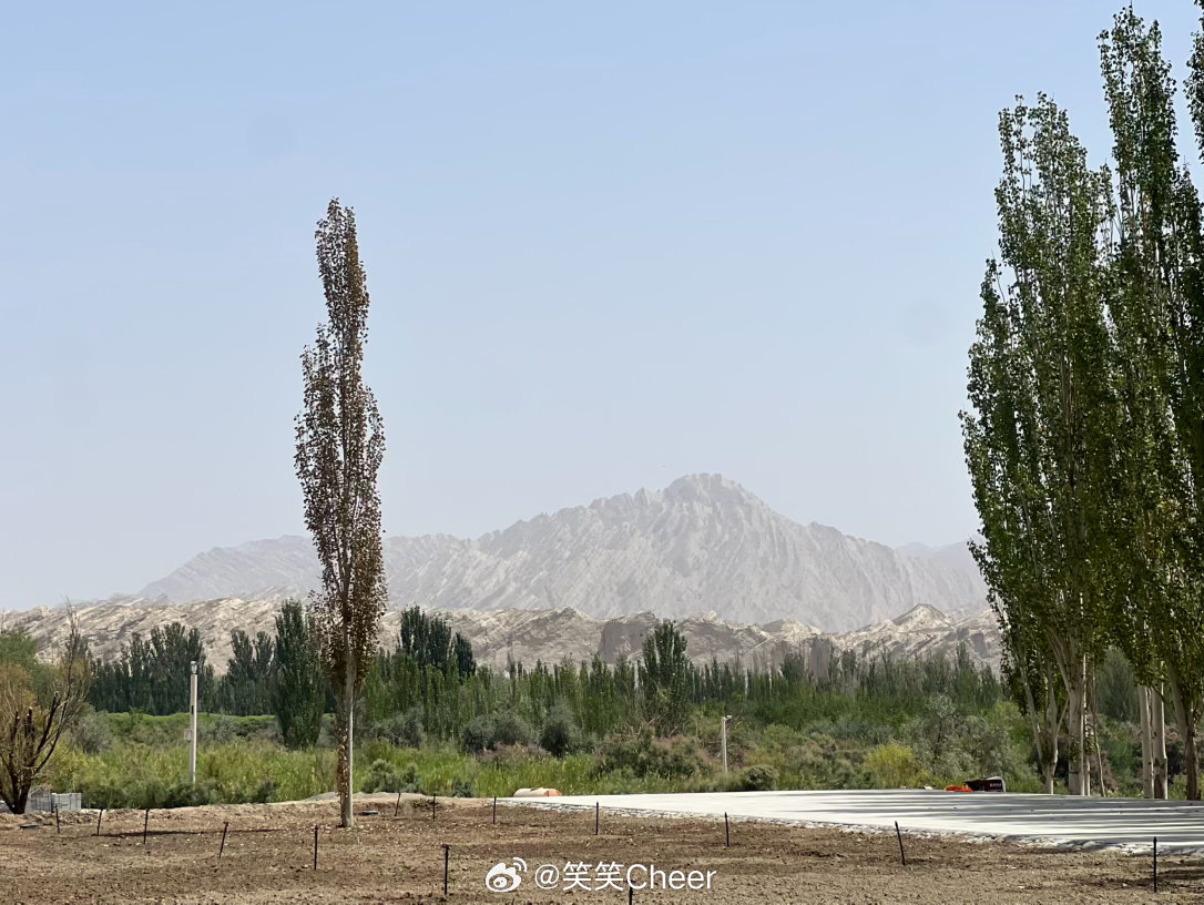 走过了几座山呢？贺兰山、祁连山，此刻是天山。新疆旅行库车旅行阿克苏·拜城