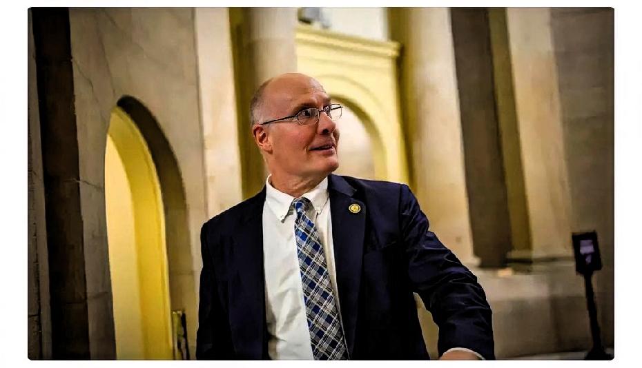 美国众议院中国问题委员会主席穆勒纳尔今天（1月29日）正式致函商务部长，揭露英伟