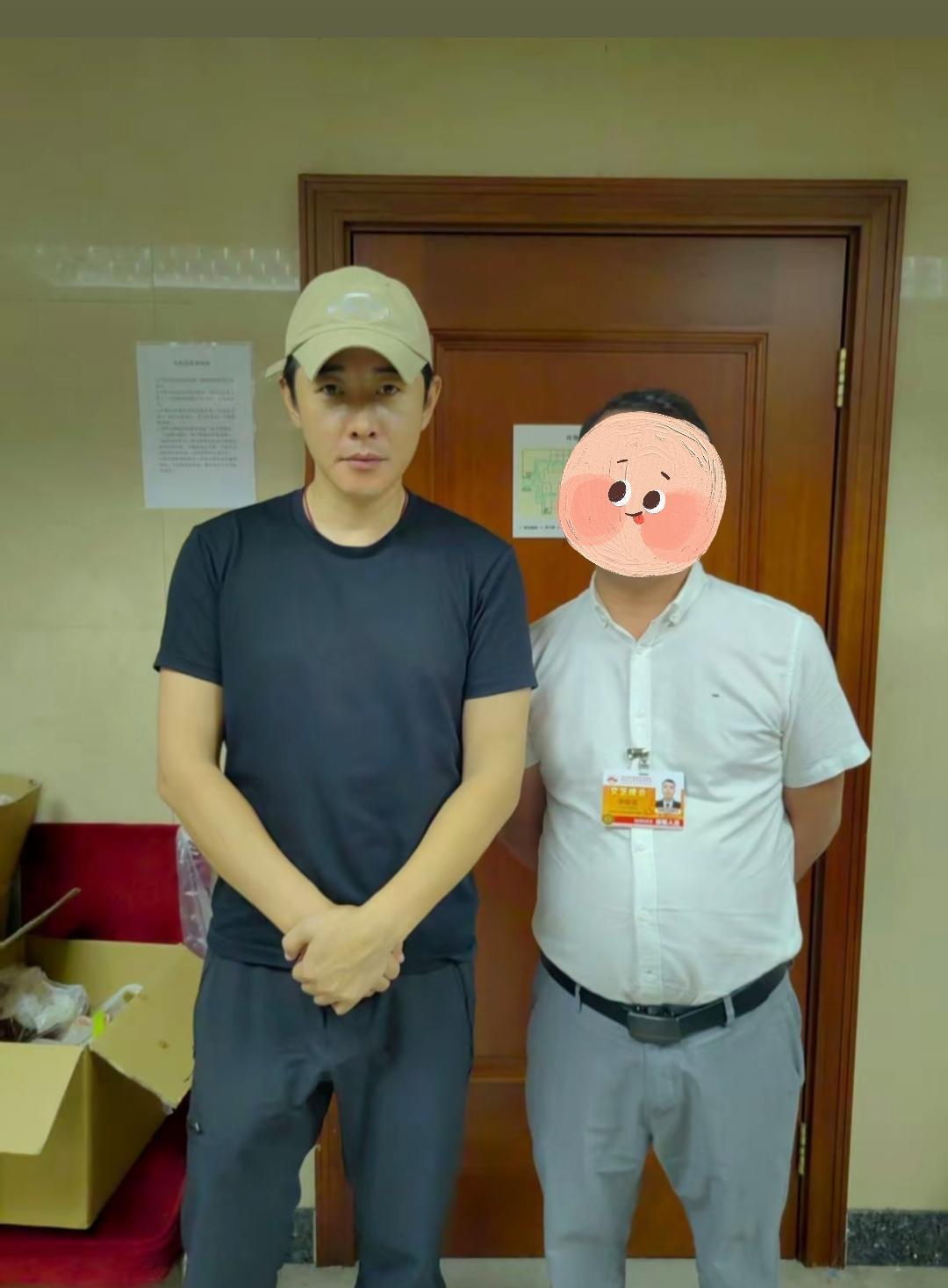 罗晋和唐嫣戴的是情侣帽呢~昨天（9月4日），有网友分享了和罗晋、雷佳音、吴越