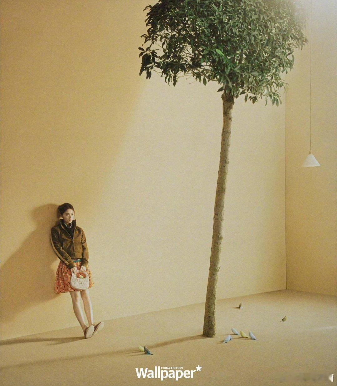 赵今麦四月刊封面太绝了，复古俏丽又清新，MiuMiu少女气质拉满～