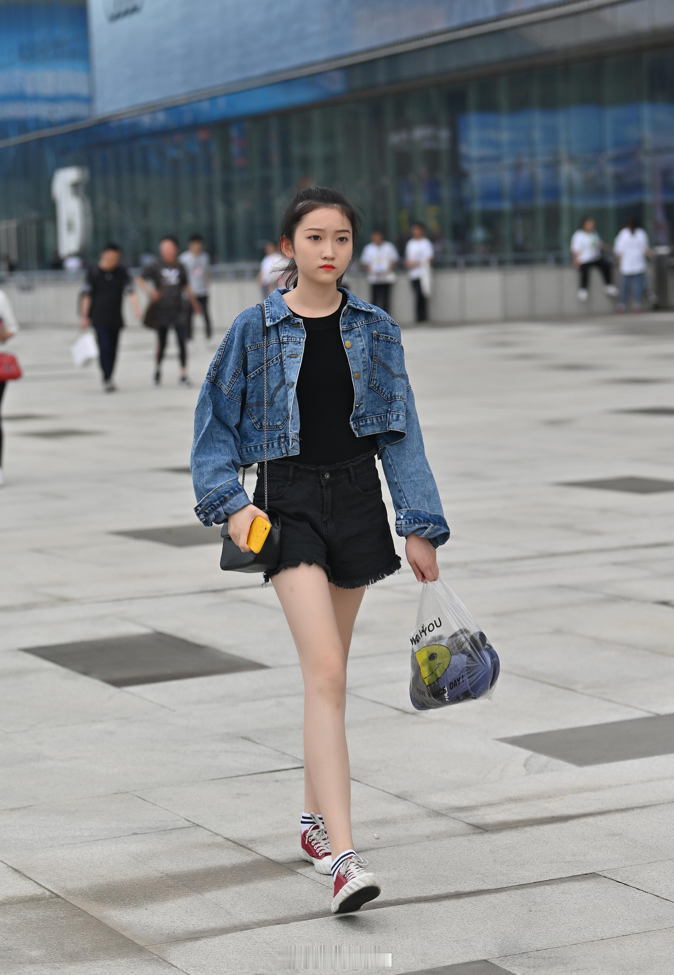 【成都街拍】周六，早上好！丨摄影拍照每日穿搭​​​