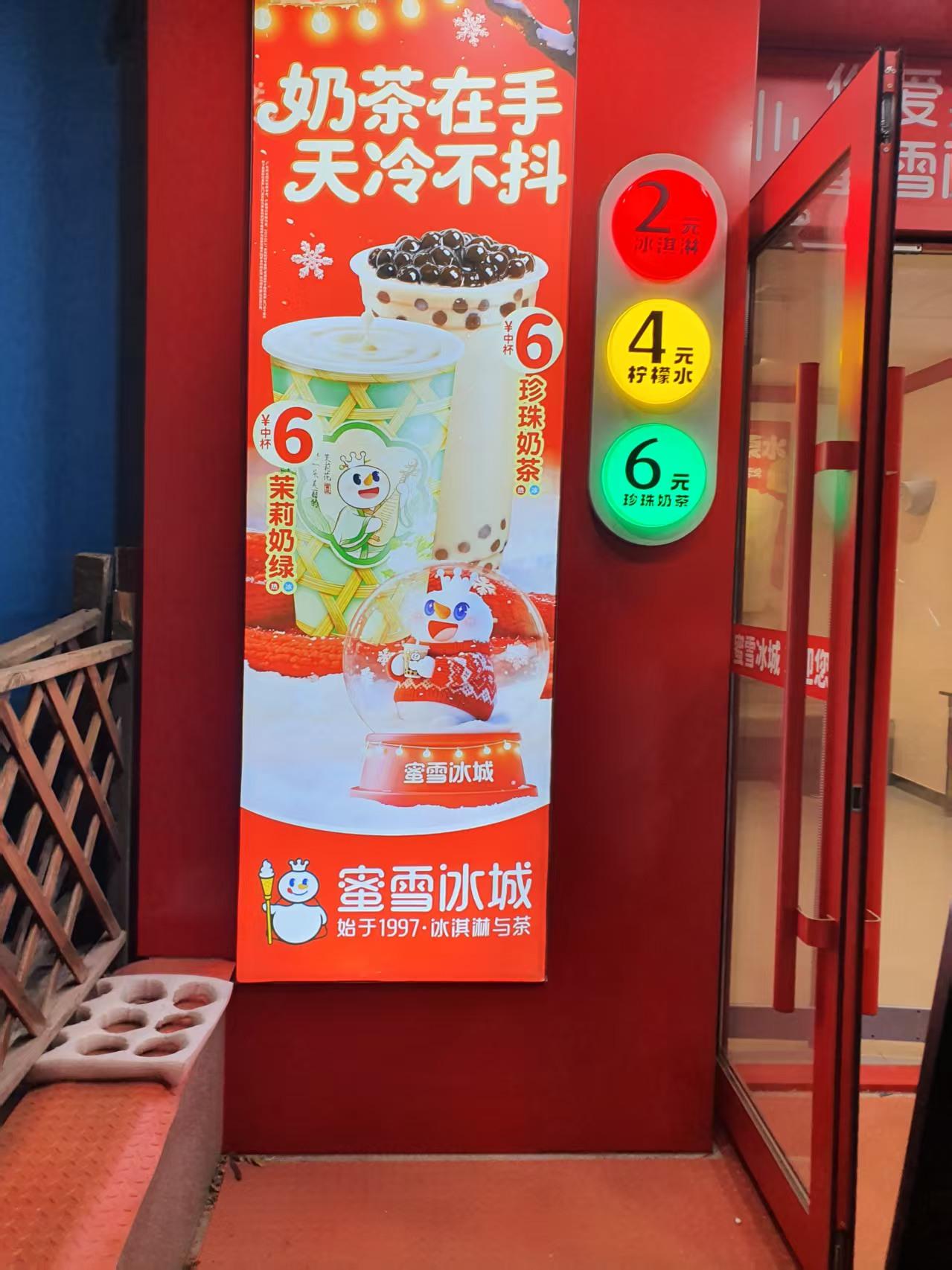 距离正式退休还有两个月，我实在是失去了上班的热情和动力，我觉得自己太累了，我决定